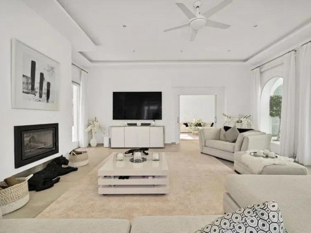 8 Bedrooms Villa in Hacienda Las Chapas