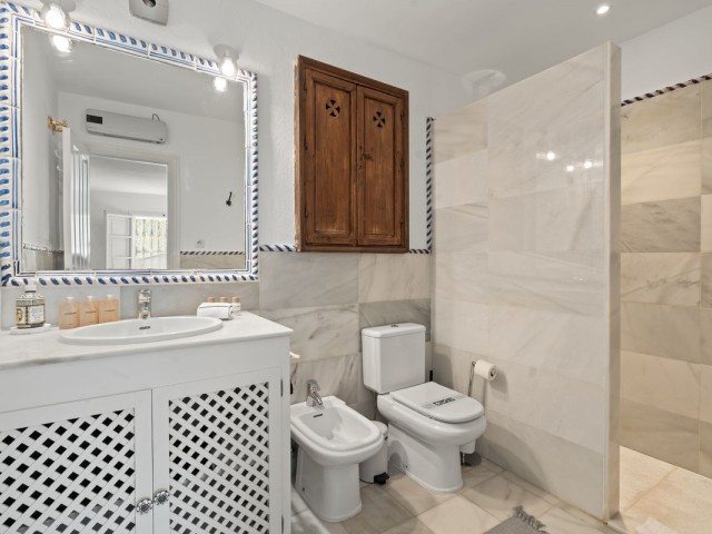 Adosado con 2 Dormitorios  en La Heredia