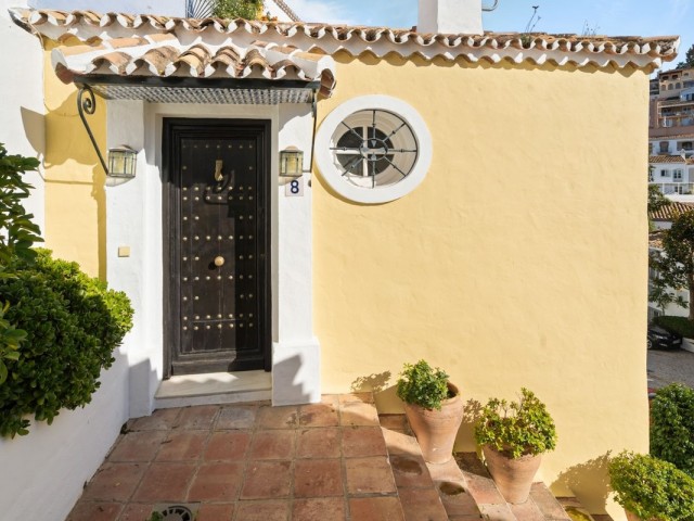 Adosado con 2 Dormitorios  en La Heredia