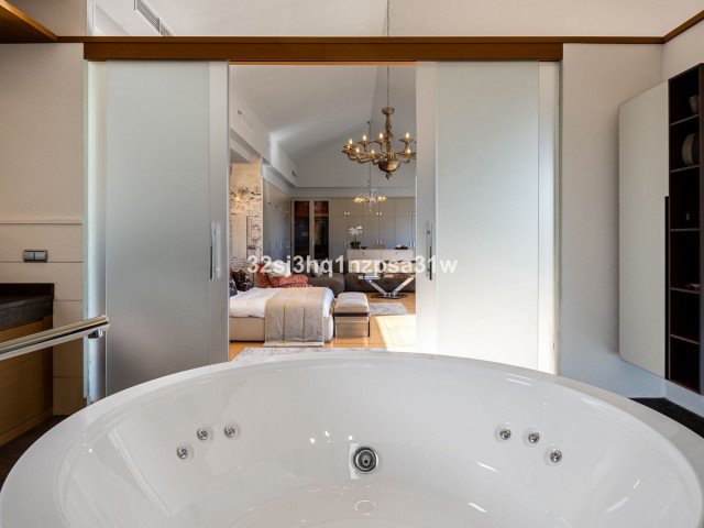 6 Bedrooms Villa in Guadalmina Alta