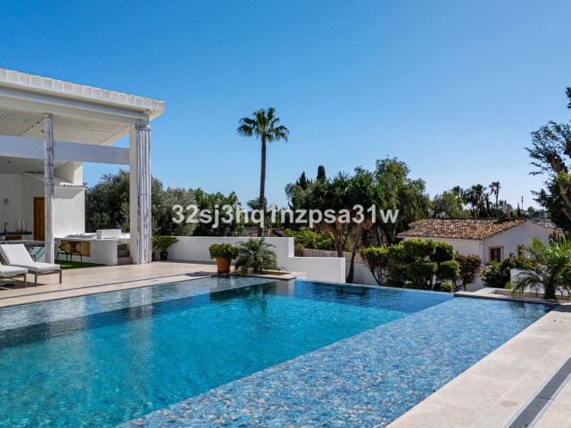 6 Bedrooms Villa in Guadalmina Alta