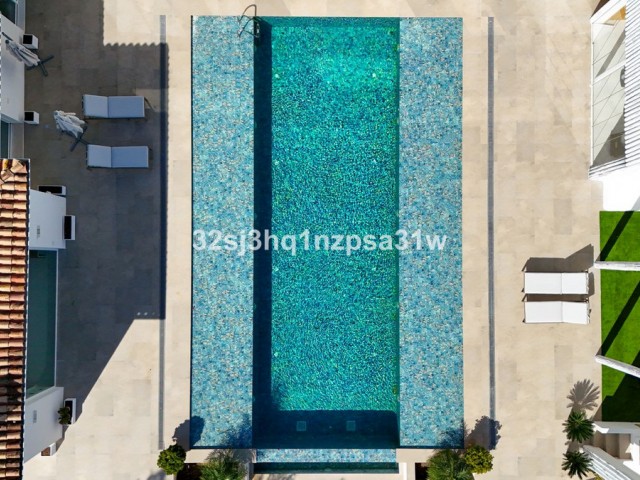 6 Bedrooms Villa in Guadalmina Alta