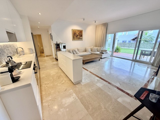 3 Bedrooms Apartment in Benahavís