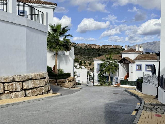 3 Bedrooms Apartment in Benahavís