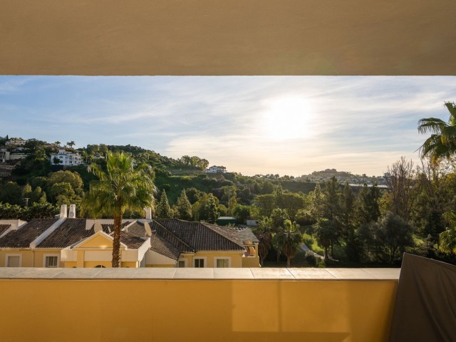 3 Bedrooms Apartment in Benahavís