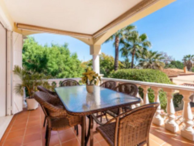 5 Schlafzimmer Villa in Nueva Andalucía