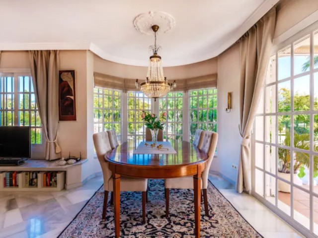 5 Schlafzimmer Villa in Nueva Andalucía
