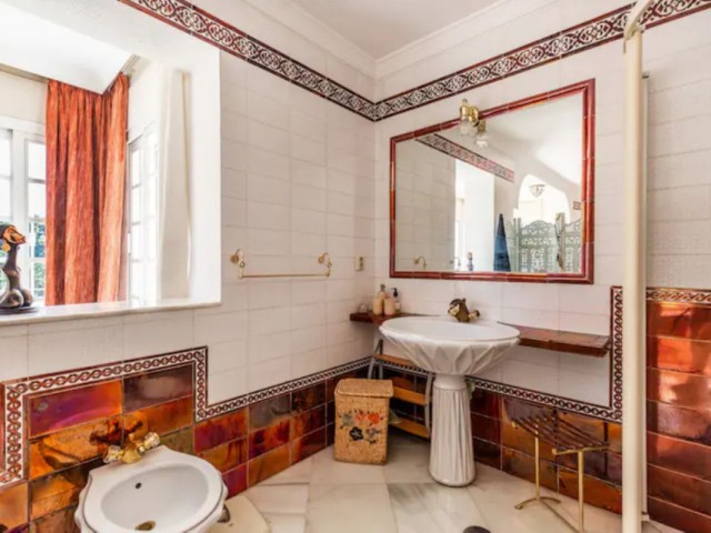 5 Schlafzimmer Villa in Nueva Andalucía