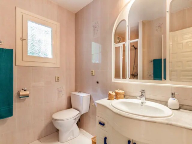 5 Schlafzimmer Villa in Nueva Andalucía