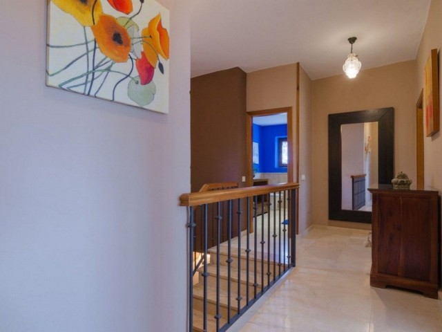 4 Makuuhuoneen Huvila Estepona