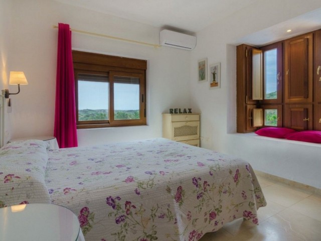 4 Makuuhuoneen Huvila Estepona