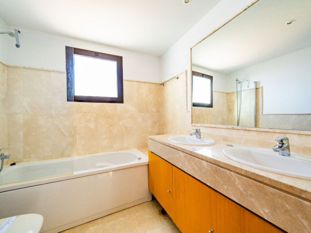 Penthouse in Casares Playa