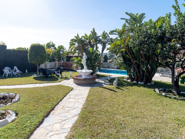 Villa con 4 Dormitorios  en Mijas