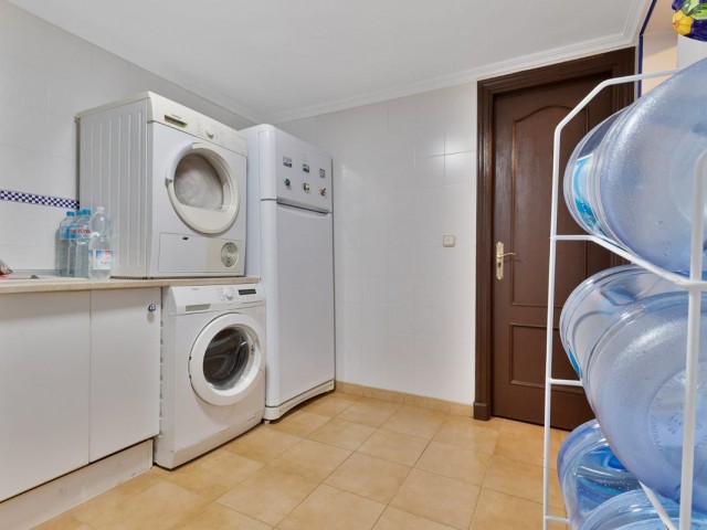 Villa con 4 Dormitorios  en Mijas