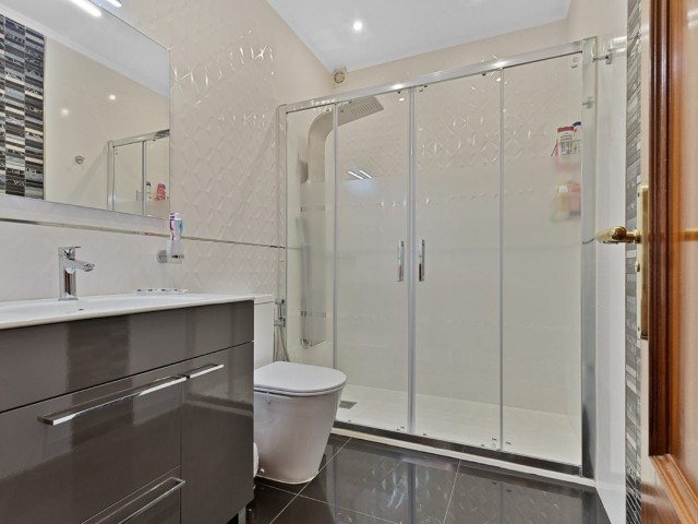 Villa con 4 Dormitorios  en Mijas