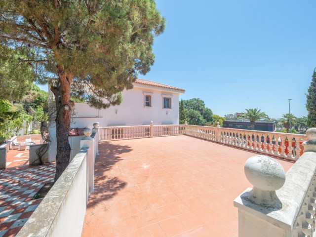 Villa con 10 Dormitorios  en Marbella