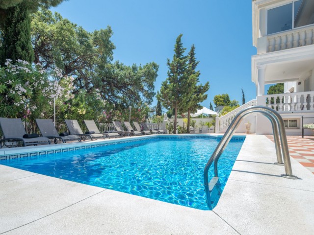 Villa con 10 Dormitorios  en Marbella