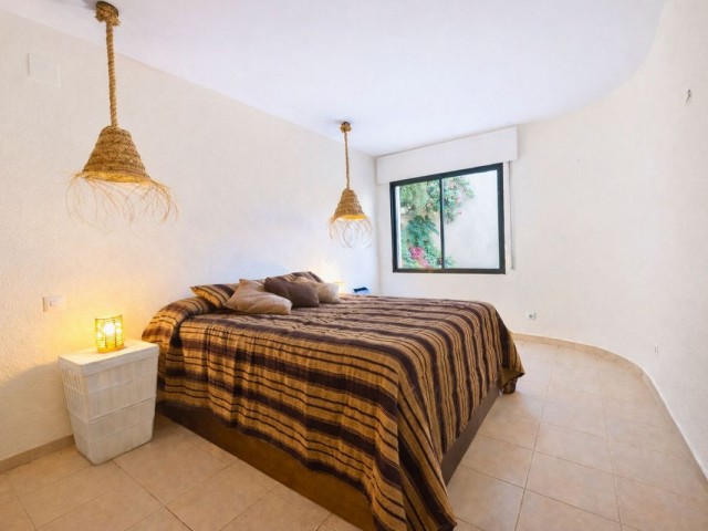 Apartamento con 2 Dormitorios  en Marbella