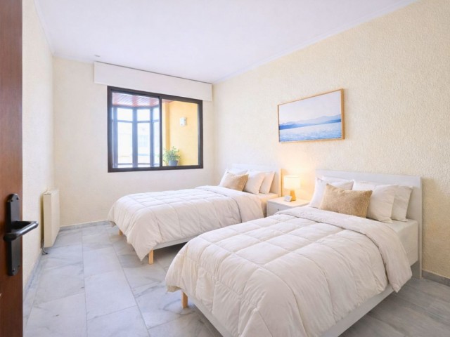 Apartamento con 2 Dormitorios  en Marbella