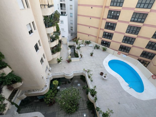 Apartamento con 2 Dormitorios  en Marbella