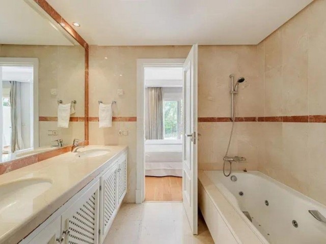 4 Bedrooms Townhouse in Costalita