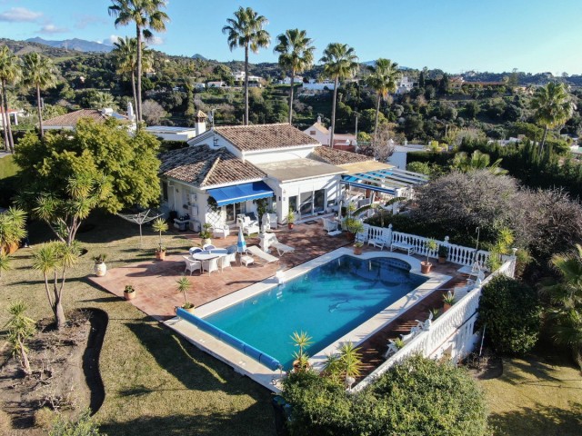 3 Bedrooms Villa in Estepona