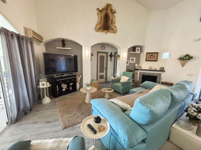 3 Bedrooms Villa in Estepona