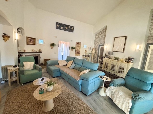 3 Bedrooms Villa in Estepona