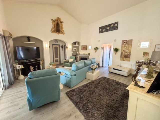 3 Bedrooms Villa in Estepona