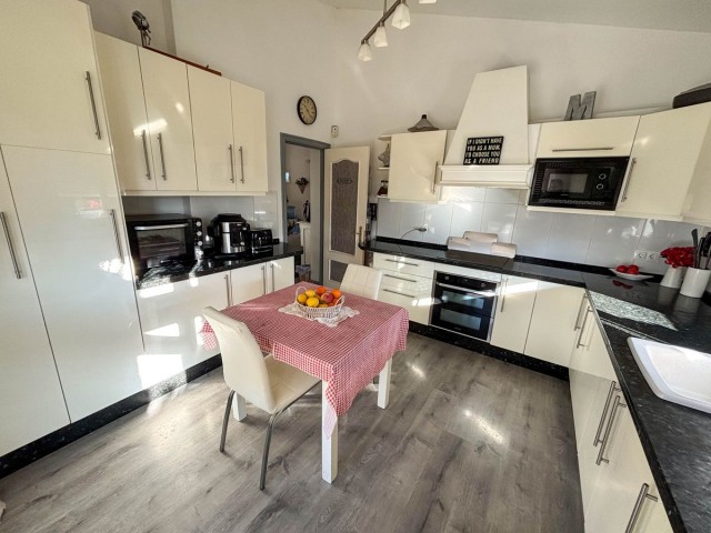 3 Bedrooms Villa in Estepona