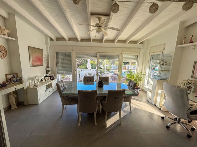 3 Bedrooms Villa in Estepona