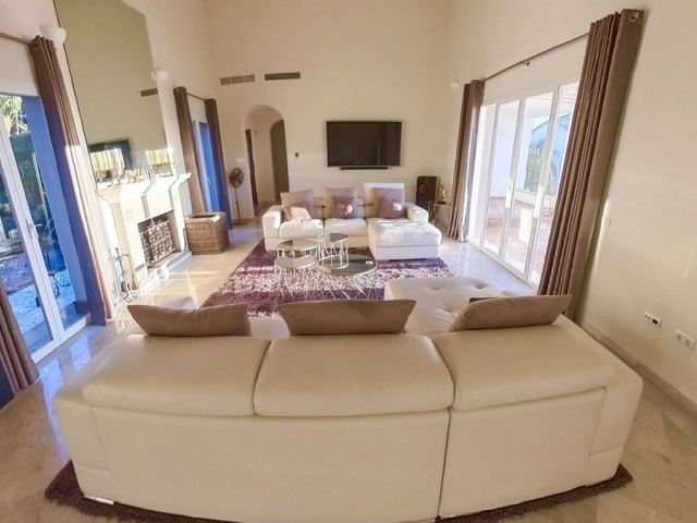 4 Bedrooms Villa in Sierra Blanca