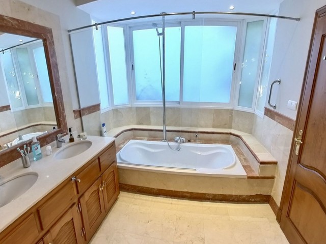 4 Bedrooms Villa in Sierra Blanca