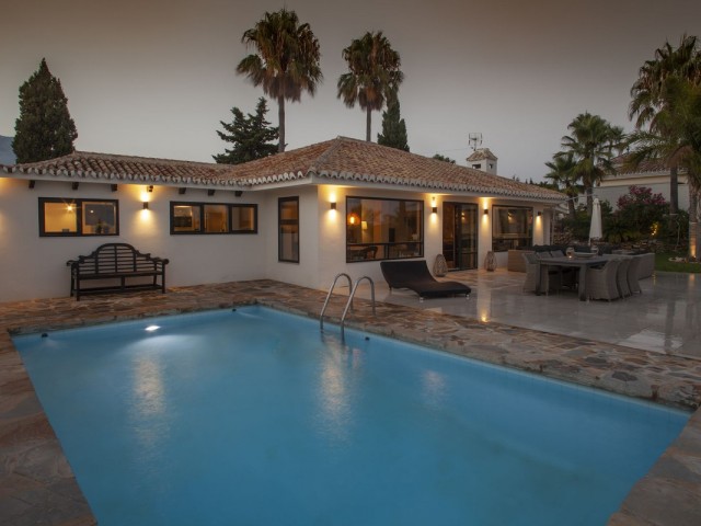 4 Makuuhuoneen Huvila Sierrezuela