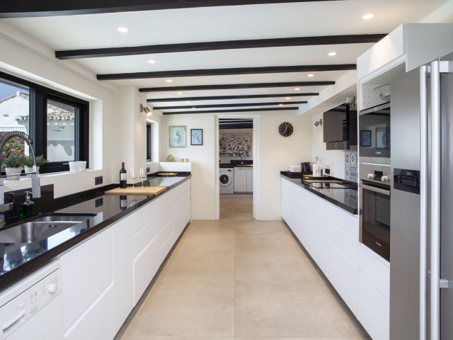 4 Makuuhuoneen Huvila Sierrezuela