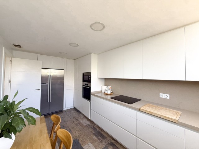 Adosado con 4 Dormitorios  en Marbella