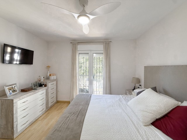 Adosado con 4 Dormitorios  en Marbella