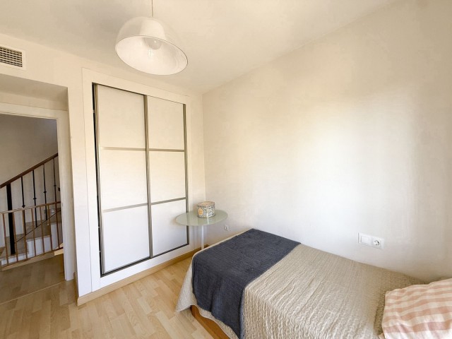 Adosado con 4 Dormitorios  en Marbella