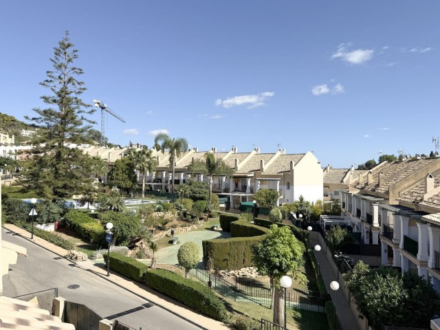 Adosado con 4 Dormitorios  en Marbella