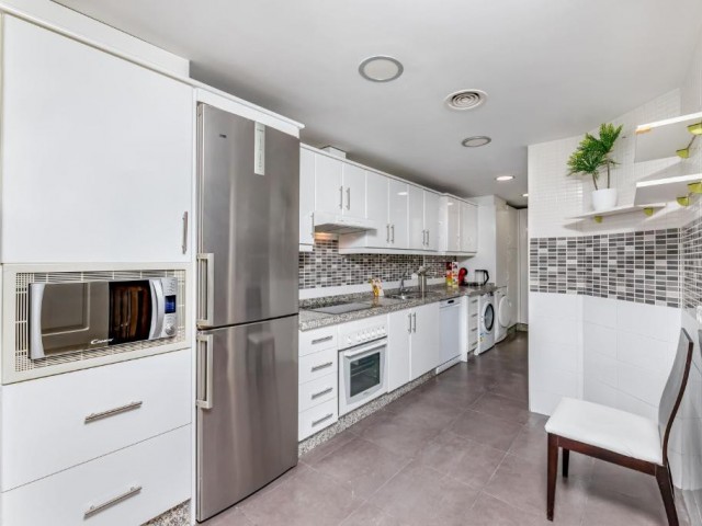 4 Schlafzimmer Reihenhaus in Nueva Andalucía