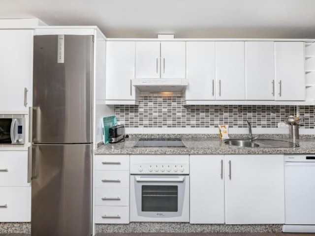 4 Schlafzimmer Reihenhaus in Nueva Andalucía