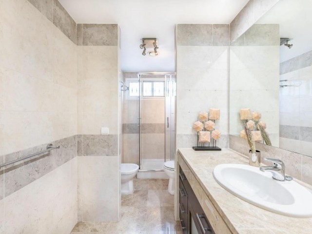 4 Schlafzimmer Reihenhaus in Nueva Andalucía