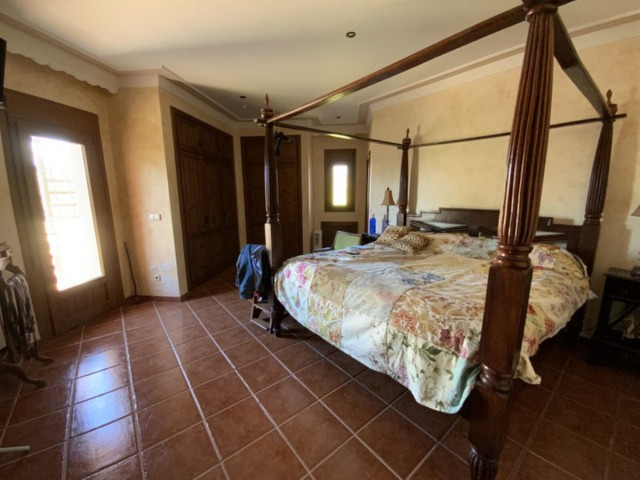 4 Slaapkamer Villa in New Golden Mile