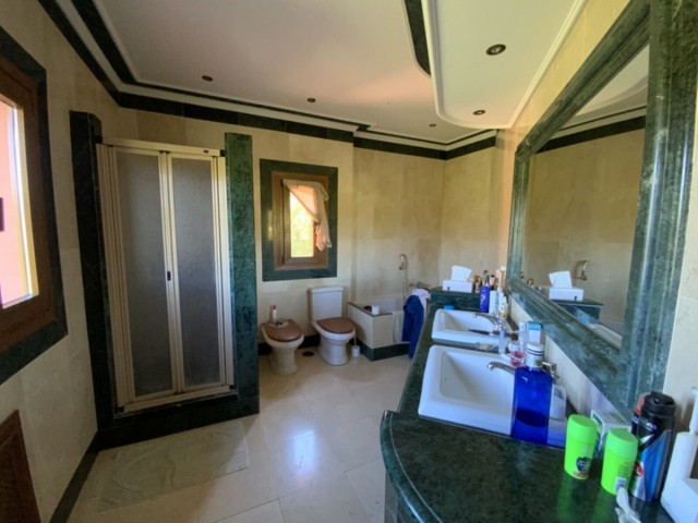 4 Slaapkamer Villa in New Golden Mile