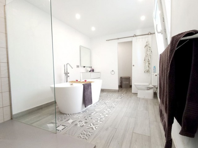 Villa, El Faro, R5288713