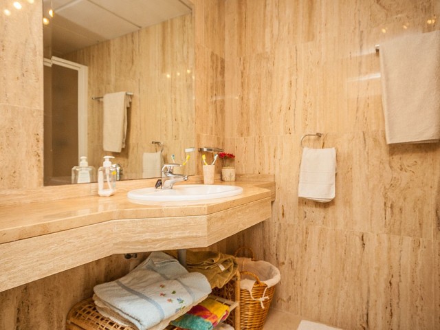 2 Bedrooms Apartment in Elviria