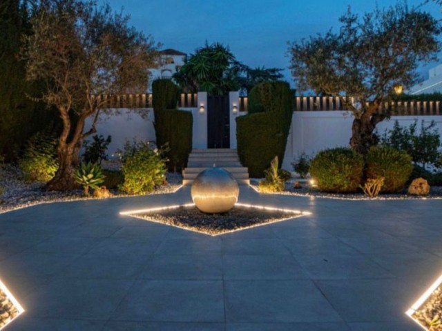 5 Slaapkamer Villa in Nueva Andalucía