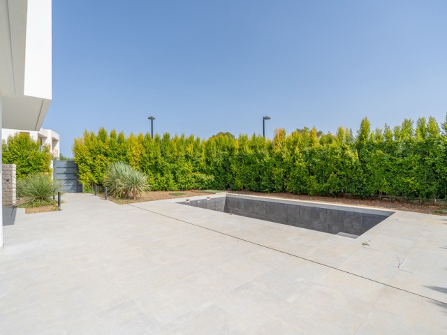 3 Bedrooms Villa in Estepona