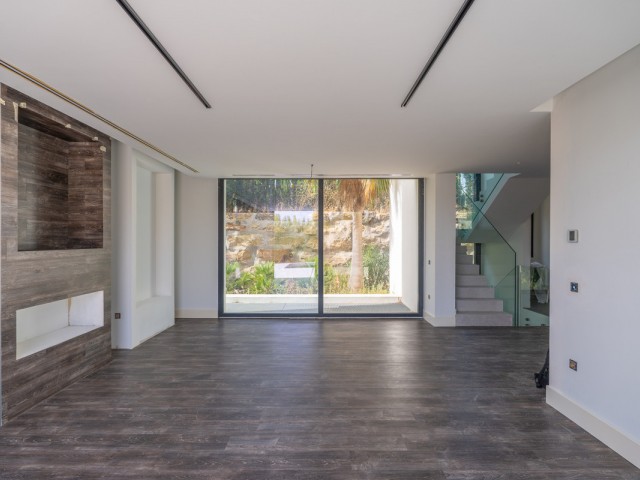 3 Bedrooms Villa in Estepona