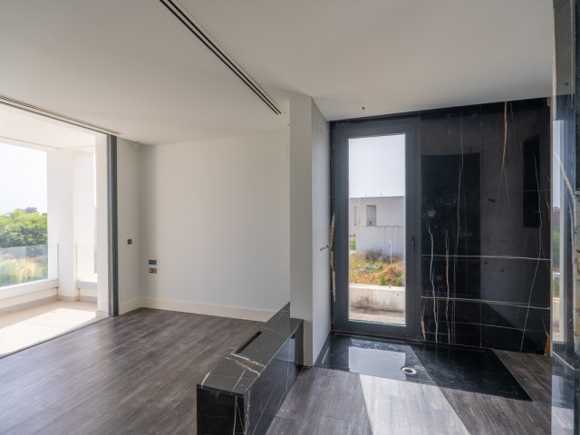 3 Bedrooms Villa in Estepona